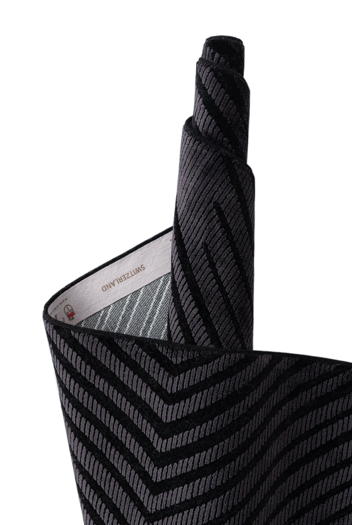 Läufer Luxus Teppich Laax in Schwarz von Hadorn™ - Lifestyle Image