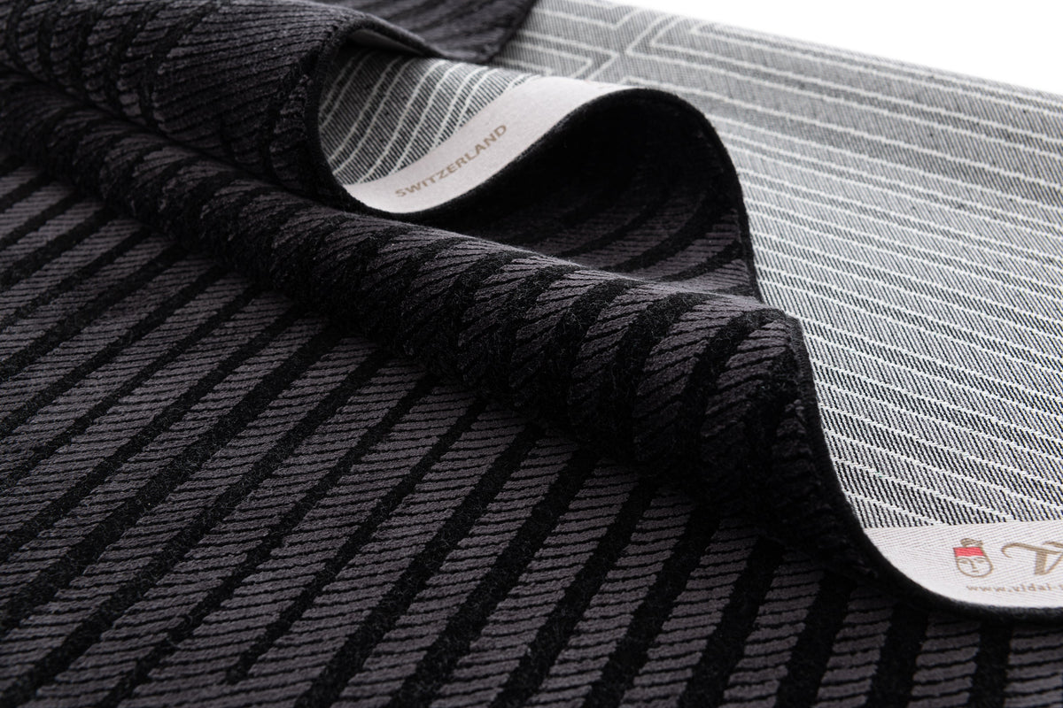 Läufer Luxus Teppich Laax in Schwarz von Hadorn™ - Lifestyle Image