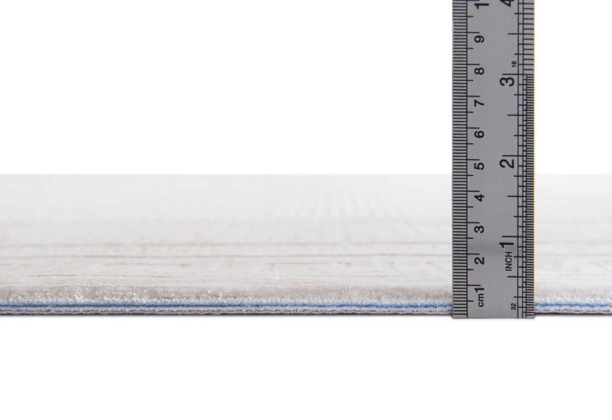Rund Luxus Teppich Chiasso in Weiss von Hadorn™ - Lifestyle Image
