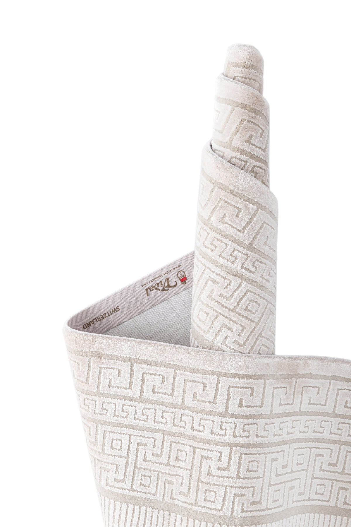 Rund Luxus Teppich Chiasso in Weiss von Hadorn™ - Lifestyle Image