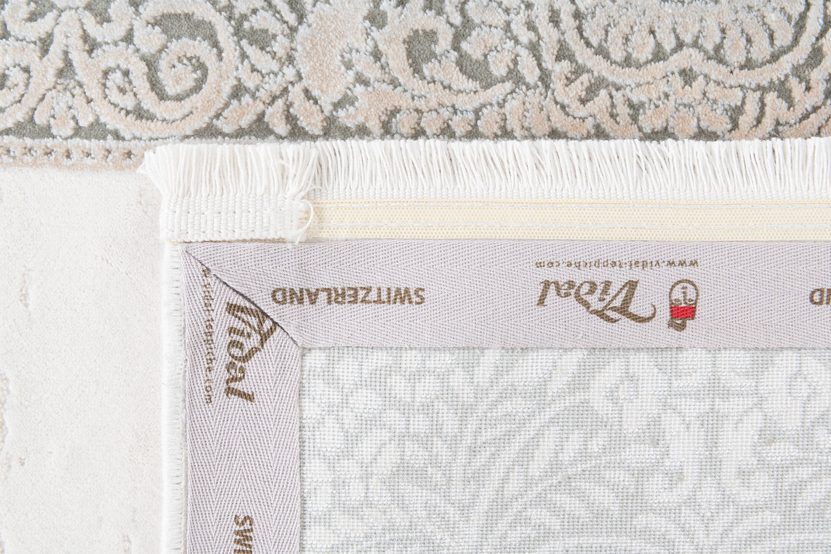 Rechteck Luxus Teppich Lausanne in Weiss von Hadorn™ - Lifestyle Image
