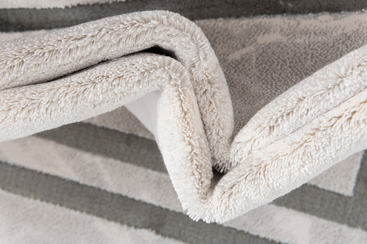 Rechteck Luxus Teppich Lausanne in Weiss von Hadorn™ - Lifestyle Image