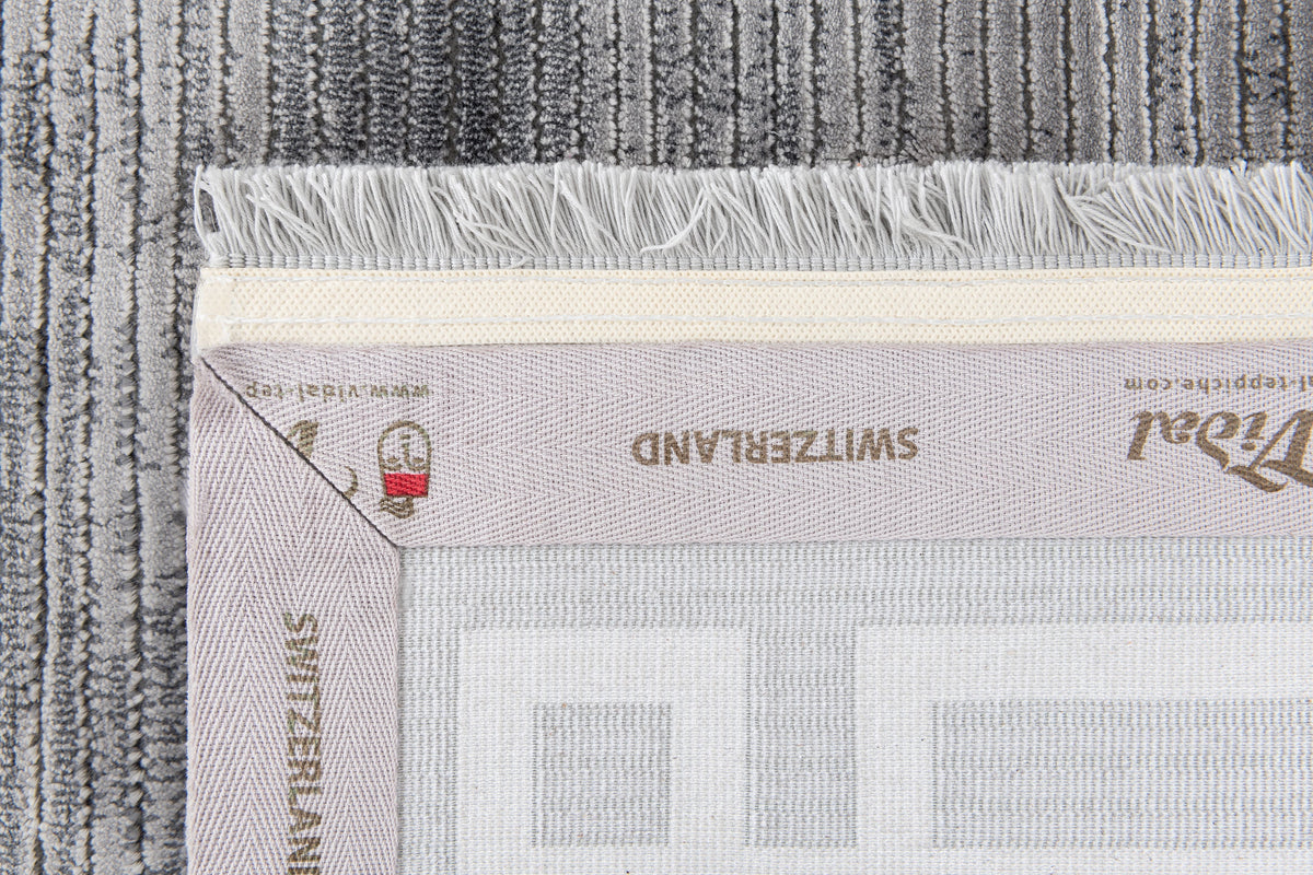 Rechteck Luxus Teppich Flims in Grau von Hadorn™ - Lifestyle Image