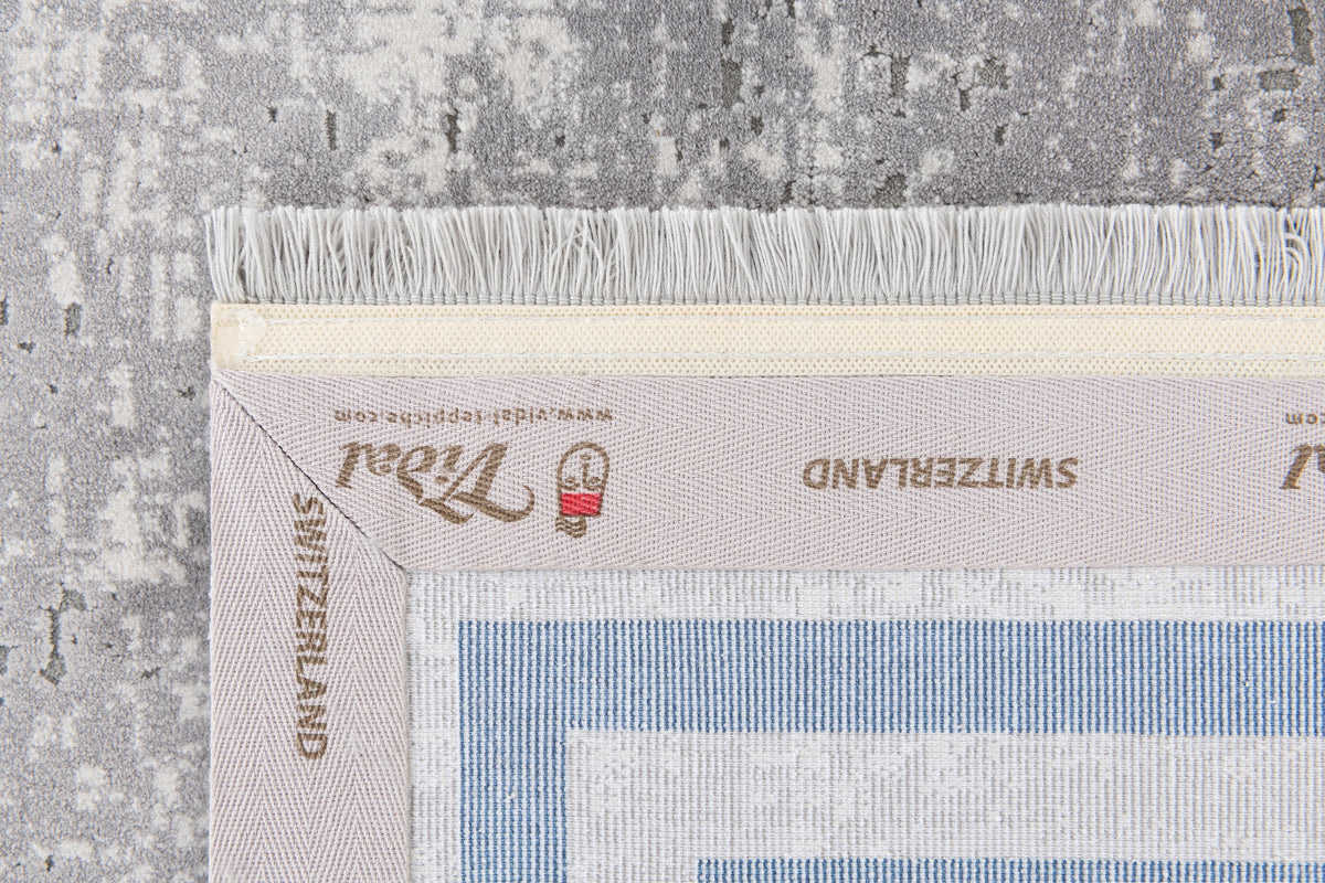 Rechteck Luxus Teppich Flims in Grau von Hadorn™ - Lifestyle Image