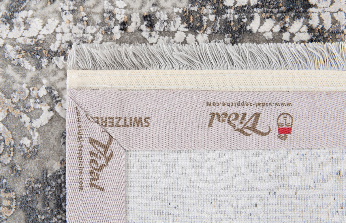 Rechteck Luxus Teppich Flims in Grau von Hadorn™ - Lifestyle Image