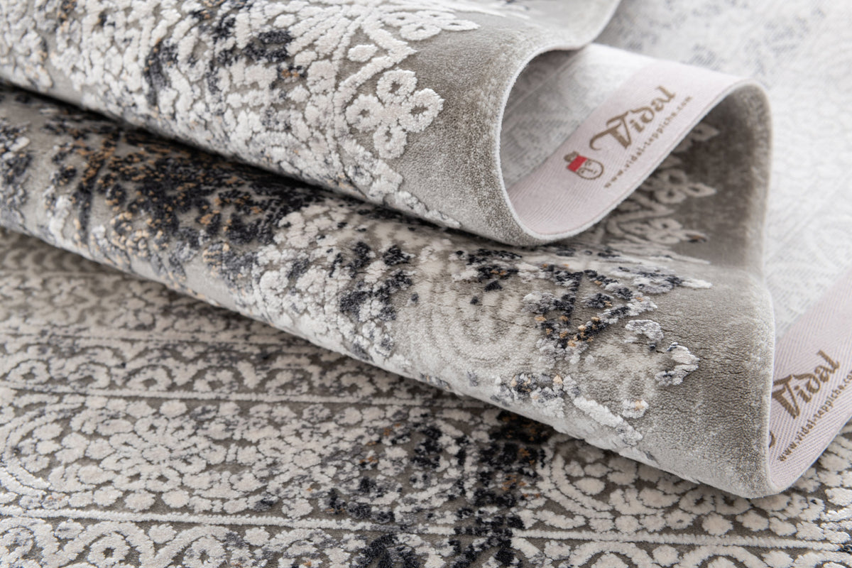 Rechteck Luxus Teppich Flims in Grau von Hadorn™ - Lifestyle Image