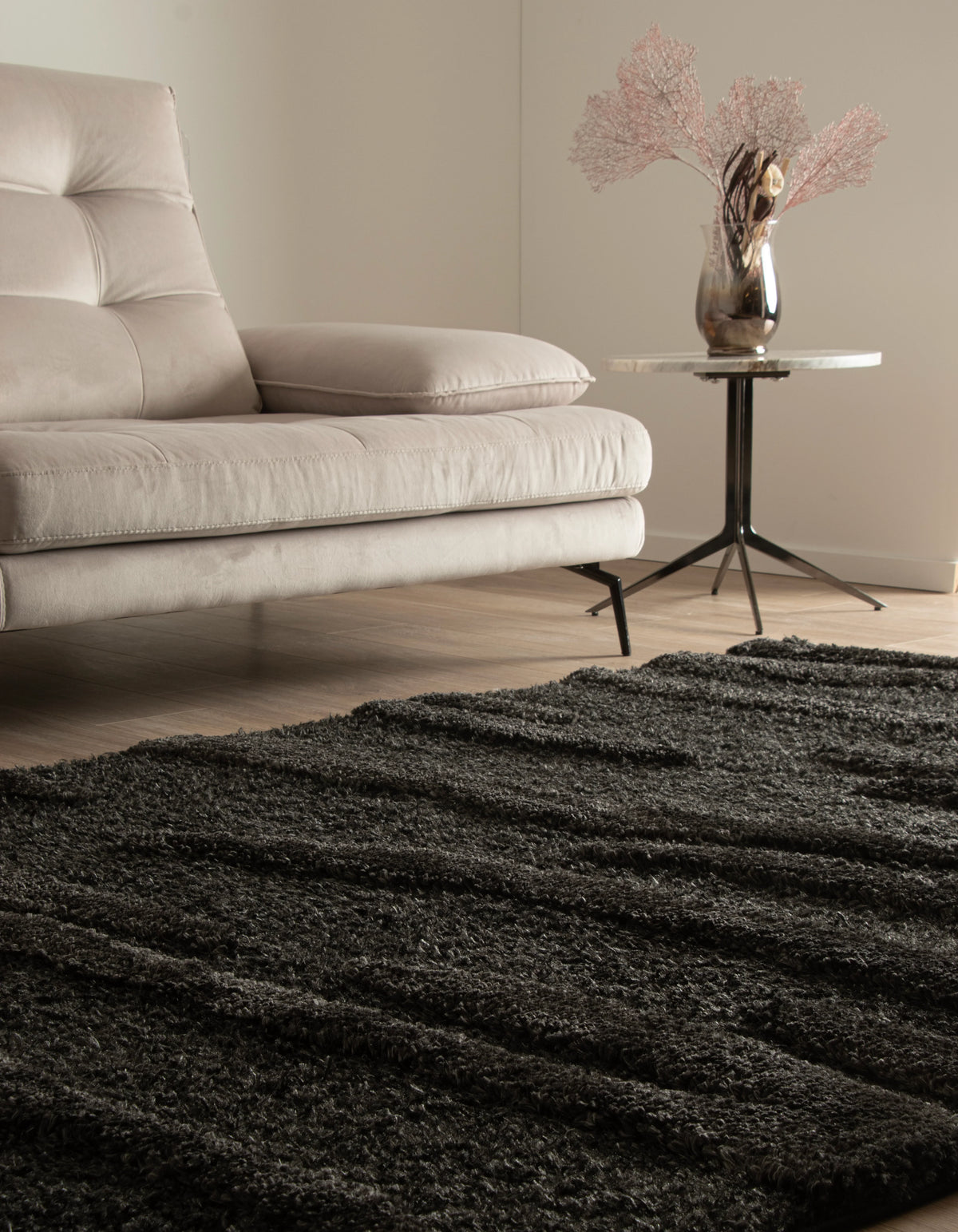 Rechteck Teppich Thun Glacies in Schwarz von Hadorn™ - Lifestyle Image