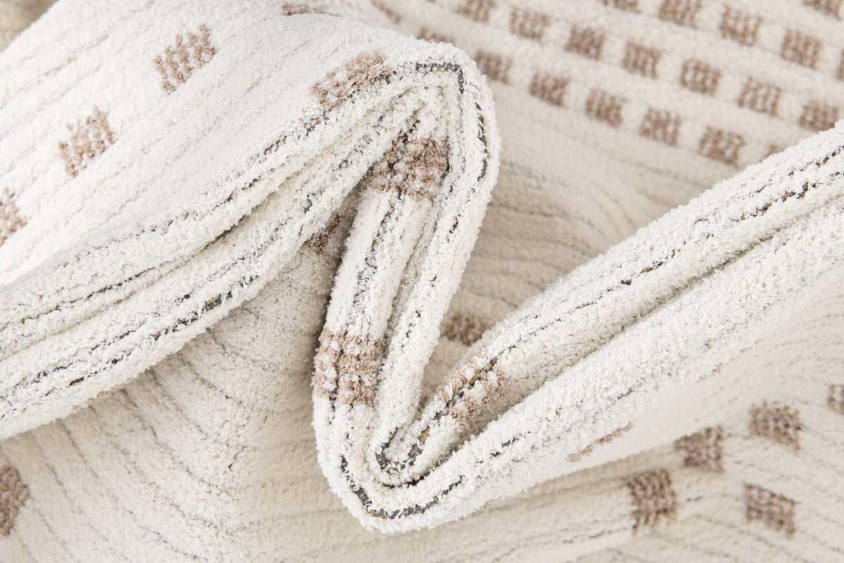 Rechteck Teppich St. Gallen Folklore in Weiss von Hadorn™ - Lifestyle Image