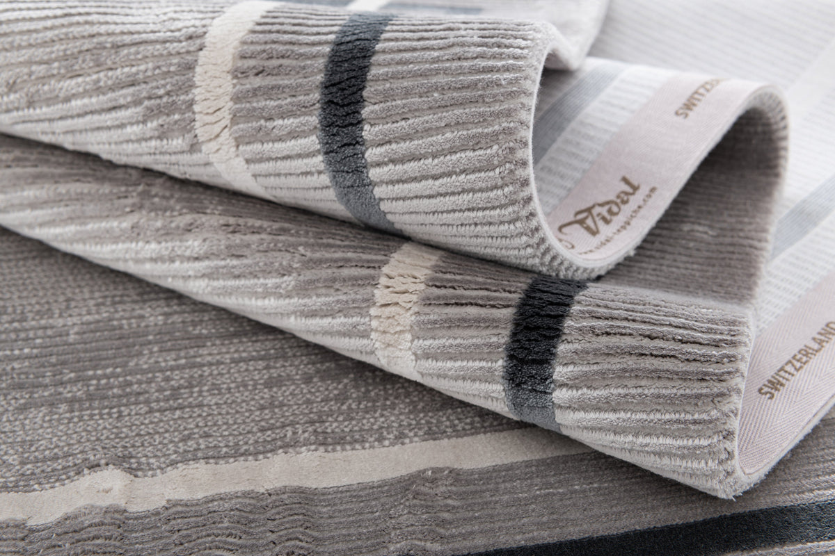 Läufer Luxus Teppich Flims in Grau von Hadorn™ - Lifestyle Image
