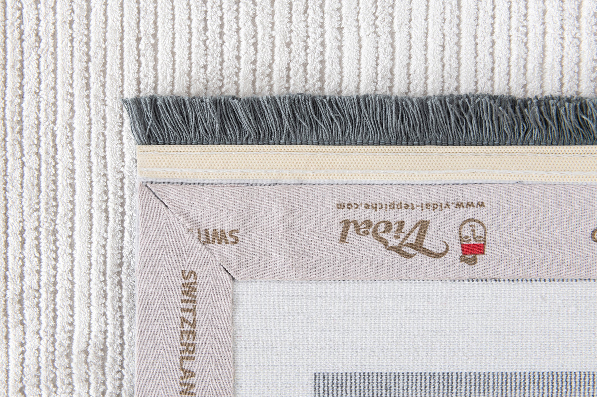 Rechteck Luxus Teppich Chiasso in Hellgrau von Hadorn™ - Lifestyle Image