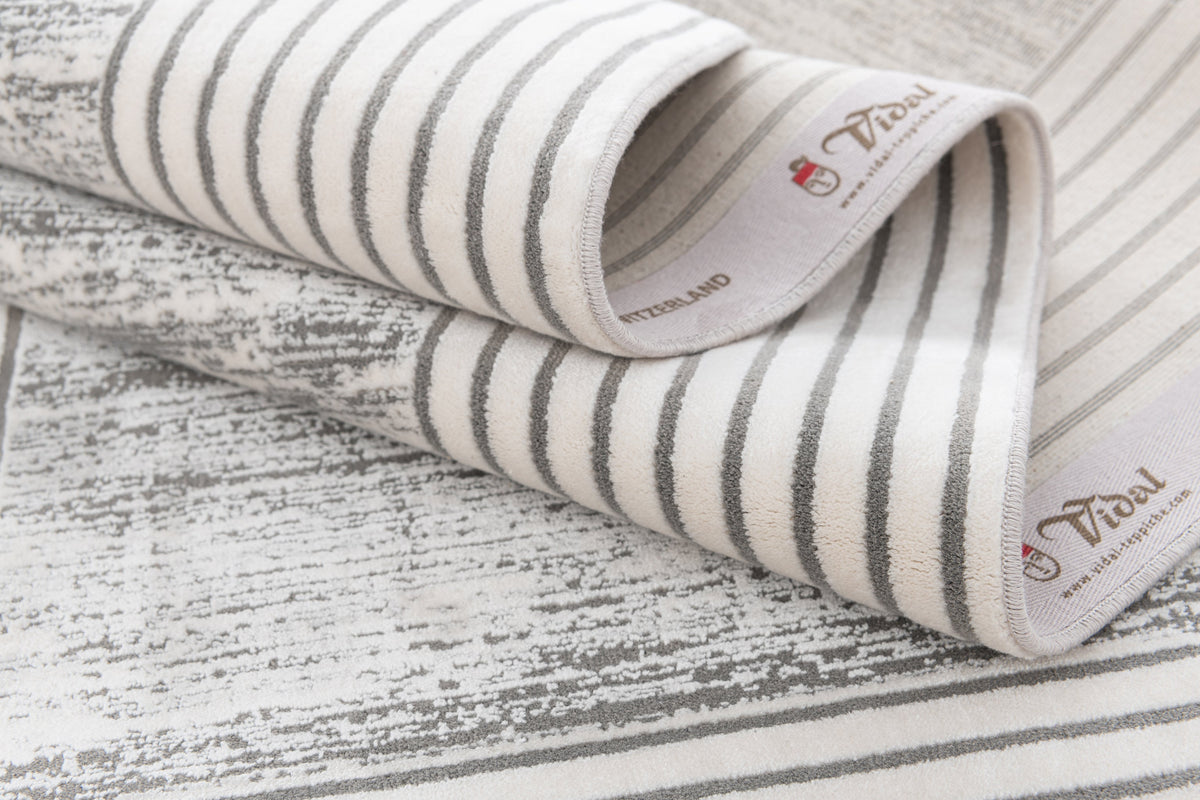 Rechteck Luxus Teppich Zurich in Grau von Hadorn™ - Lifestyle Image
