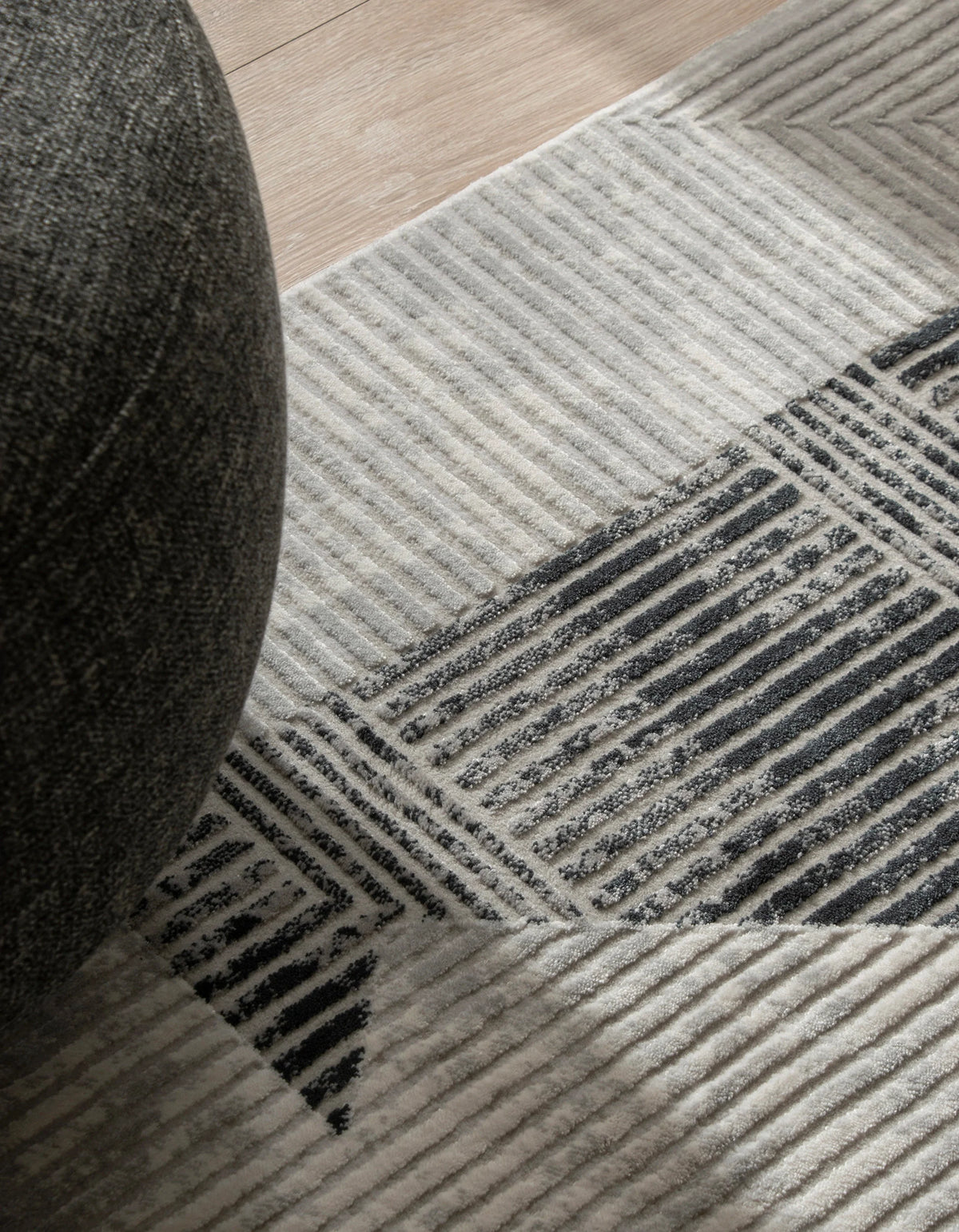 Rechteck Teppich Davos Grecian in Grau von Hadorn™ - Lifestyle Image