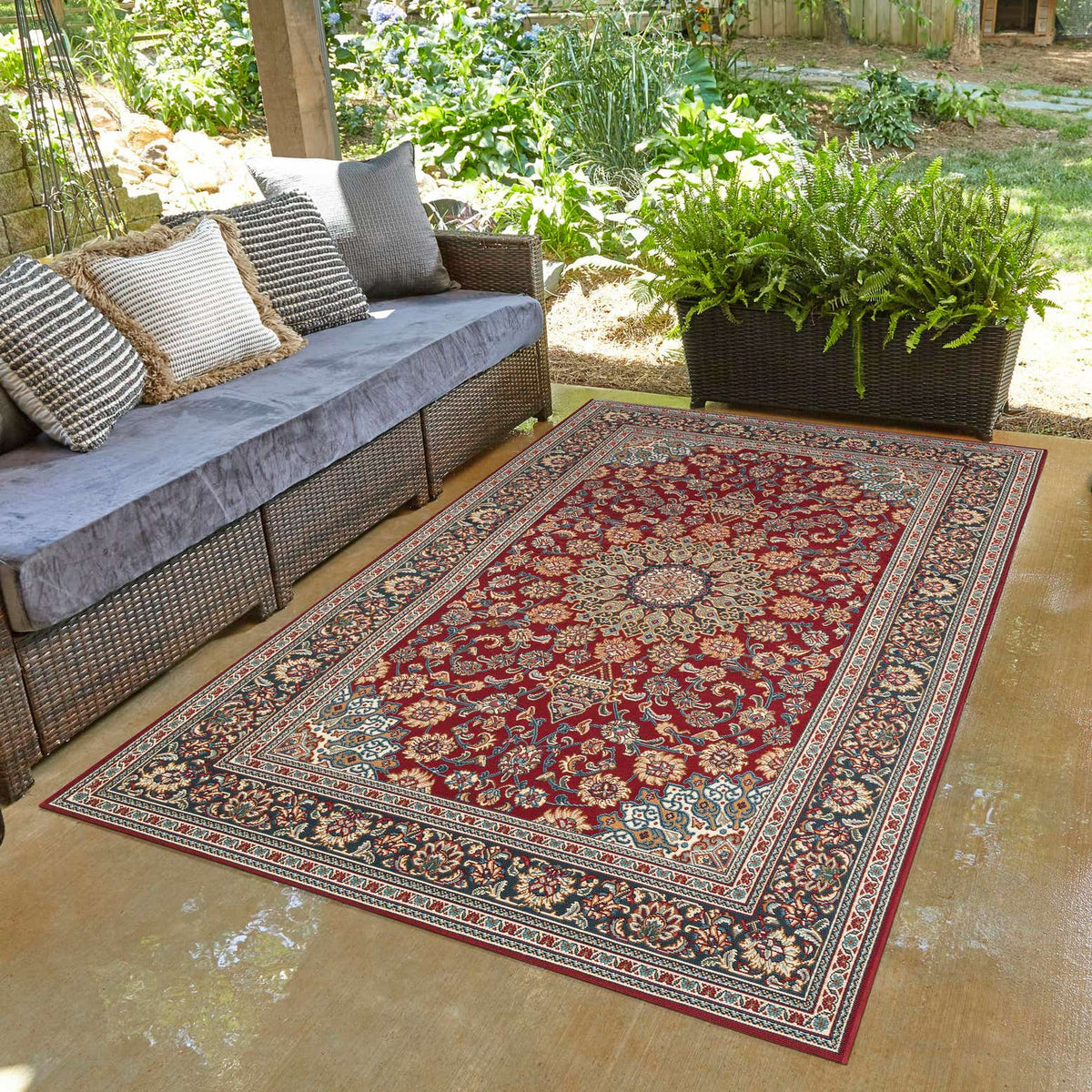Outdoor Traditional