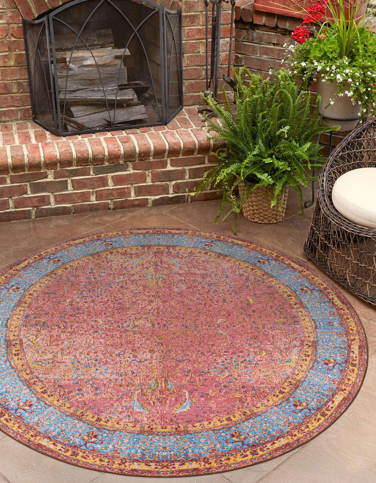Outdoor Traditional