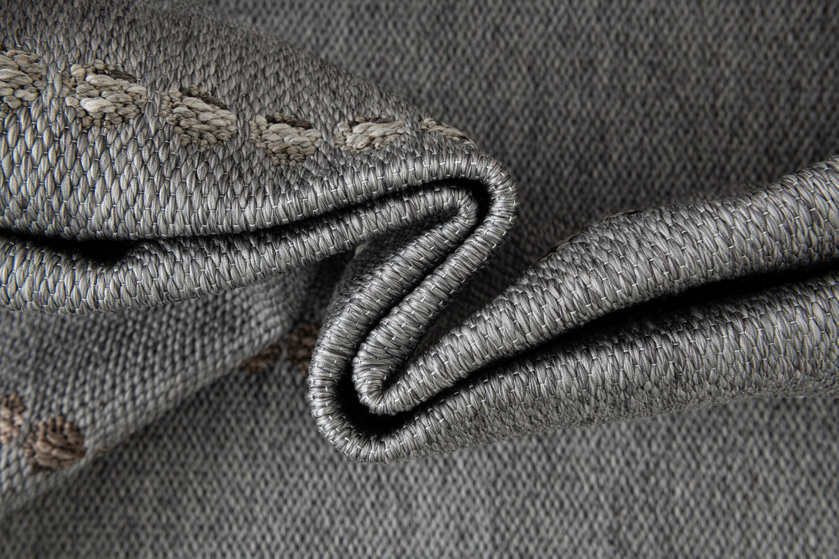 Rechteck Teppich Juniper Classic in Grau von Hadorn™ - Lifestyle Image