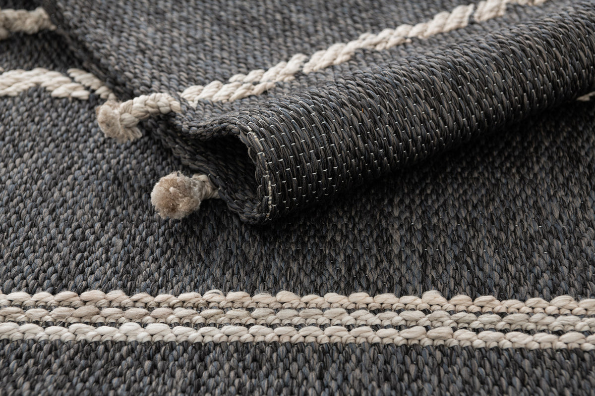 Rechteck Teppich Juniper Lyn in Anthrazit von Hadorn™ - Lifestyle Image