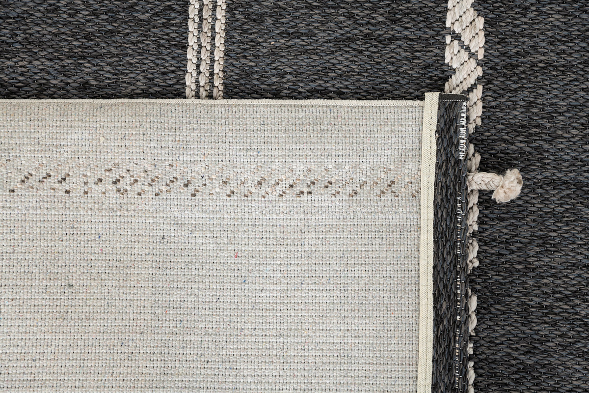 Rechteck Teppich Juniper Lyn in Anthrazit von Hadorn™ - Lifestyle Image