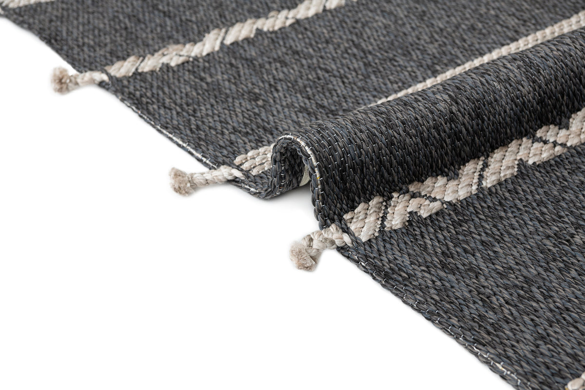 Rechteck Teppich Juniper Lyn in Anthrazit von Hadorn™ - Lifestyle Image