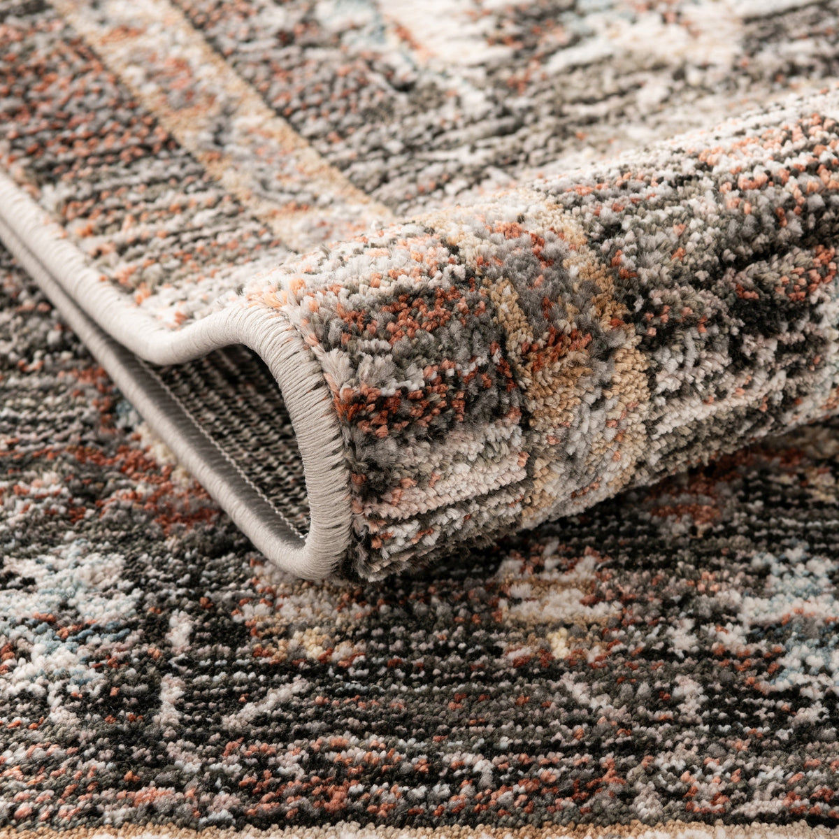 Oval Teppich Zora Blege in Braun von Hadorn™ - Lifestyle Image