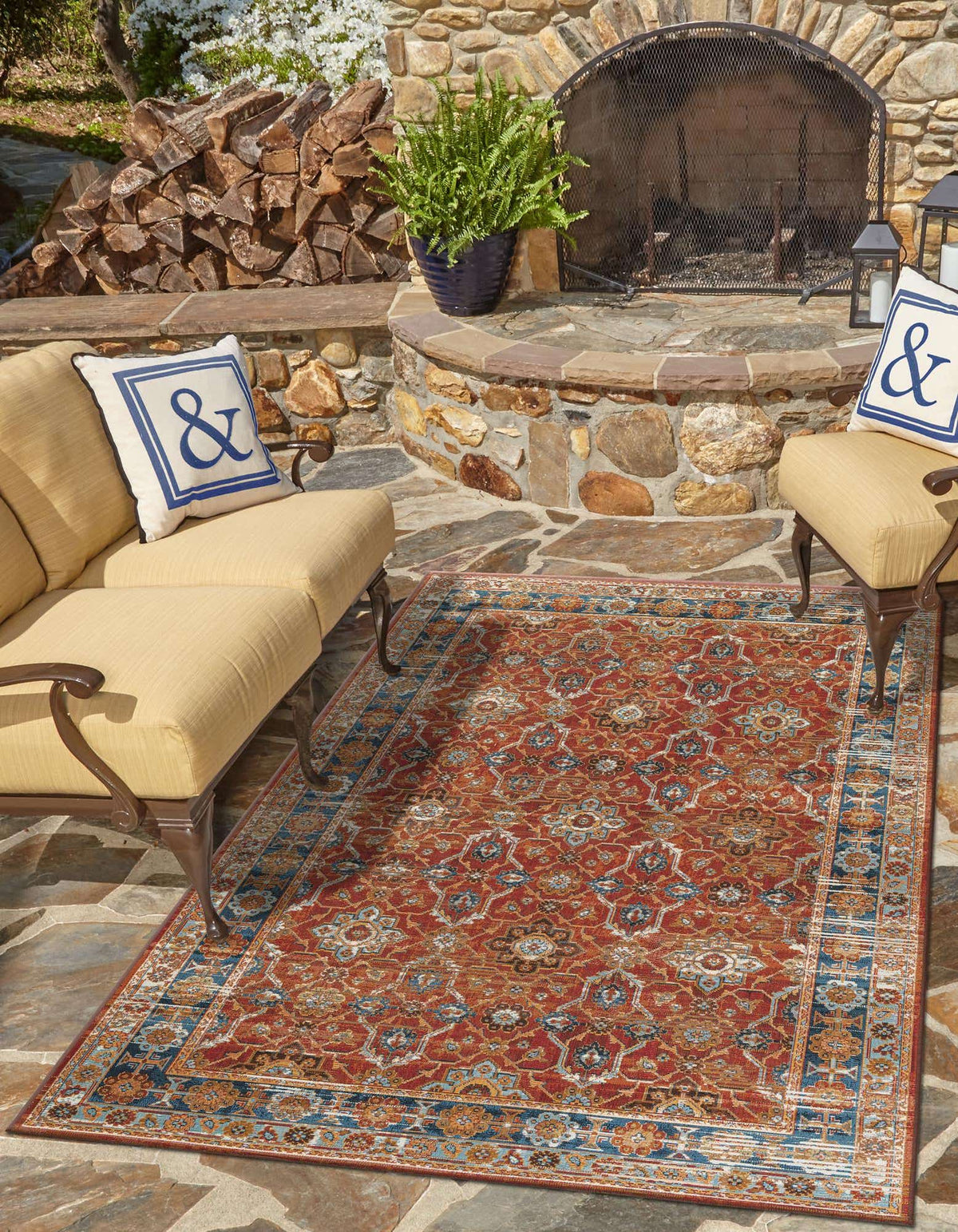 Outdoor Traditional