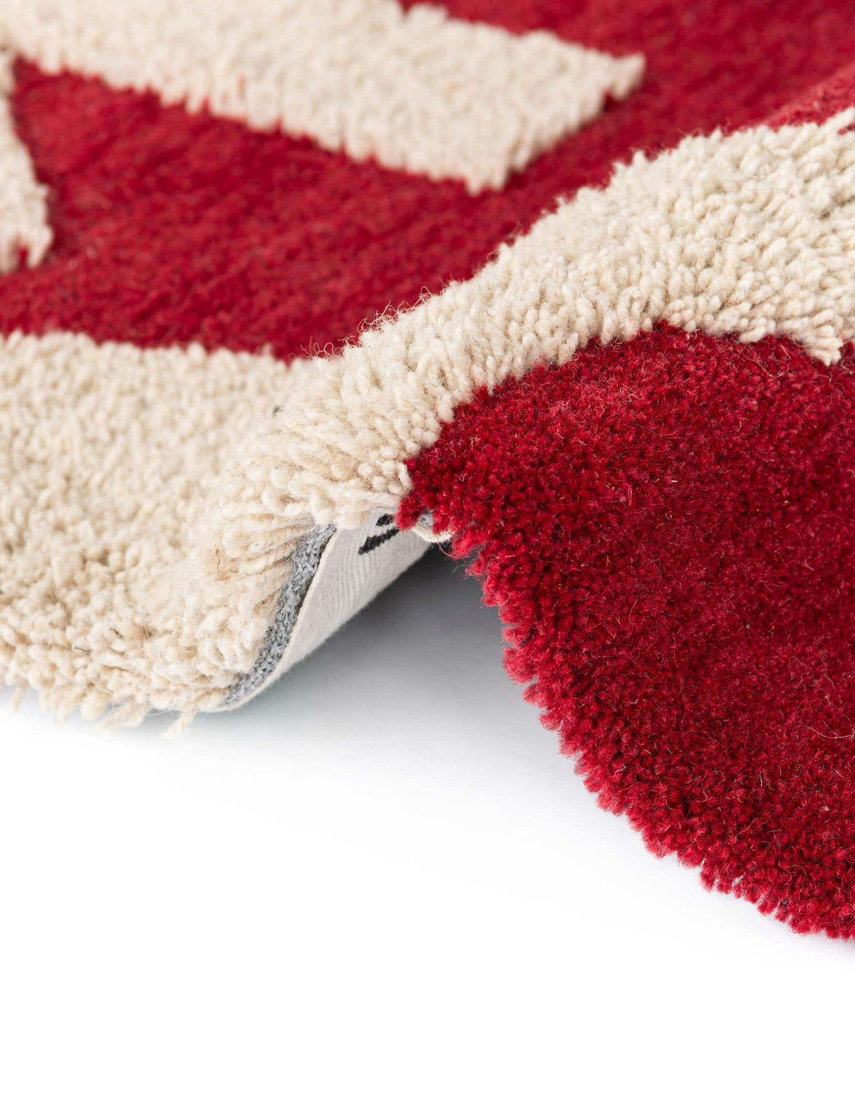 Läufer Teppich AI Handgetuftet in Rot und Elfenbein von Hadorn™ - Lifestyle Image