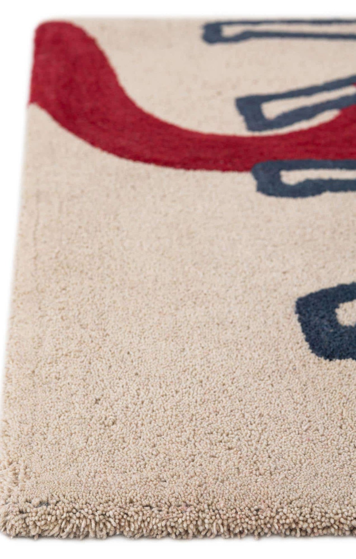 Quadratisch Teppich AI Handgetuftet in Elfenbein und Rot von Hadorn™ - Lifestyle Image