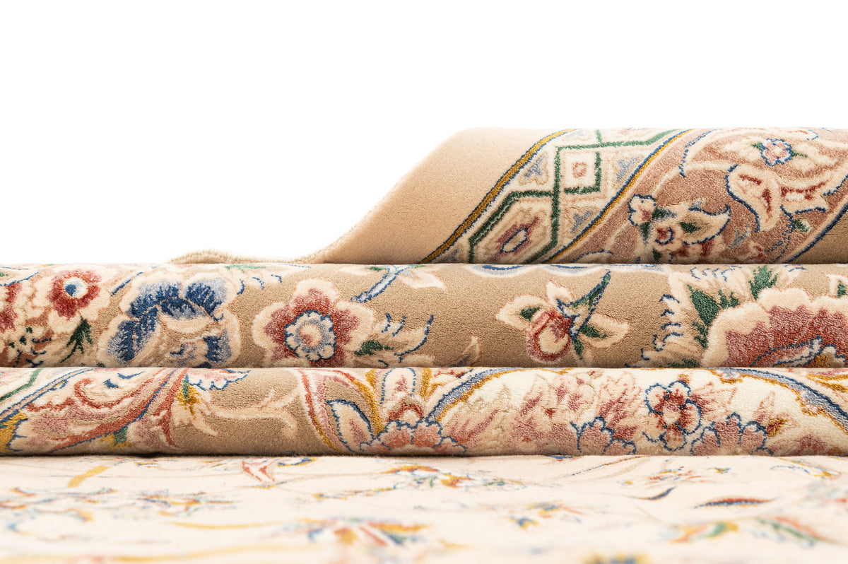Rechteck Teppich Ghom Design in Beige von Hadorn™ - Lifestyle Image