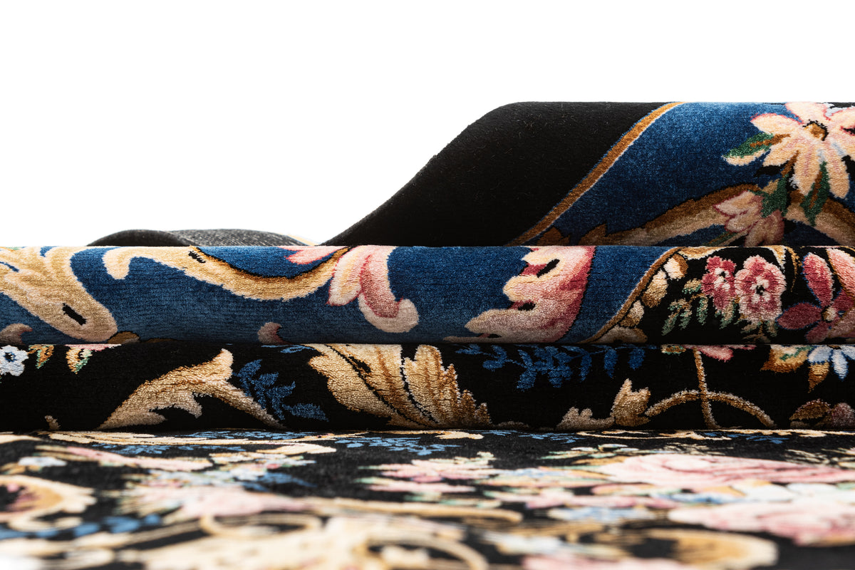 Rechteck Teppich Ghom Design in Schwarz von Hadorn™ - Lifestyle Image