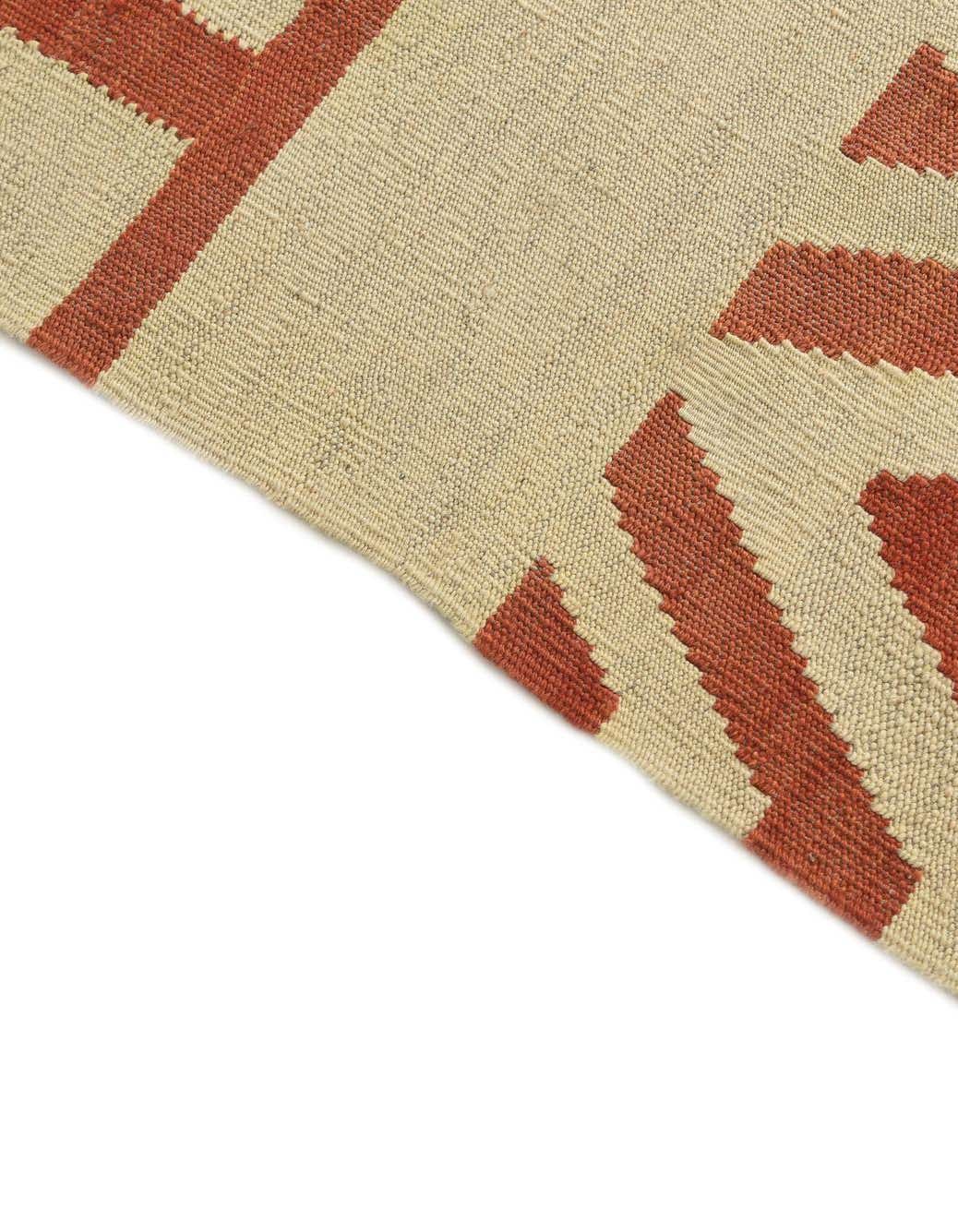 Rechteck Handgeflochten Teppich Kelim Modern in Elfenbein von Hadorn™ - Lifestyle Image