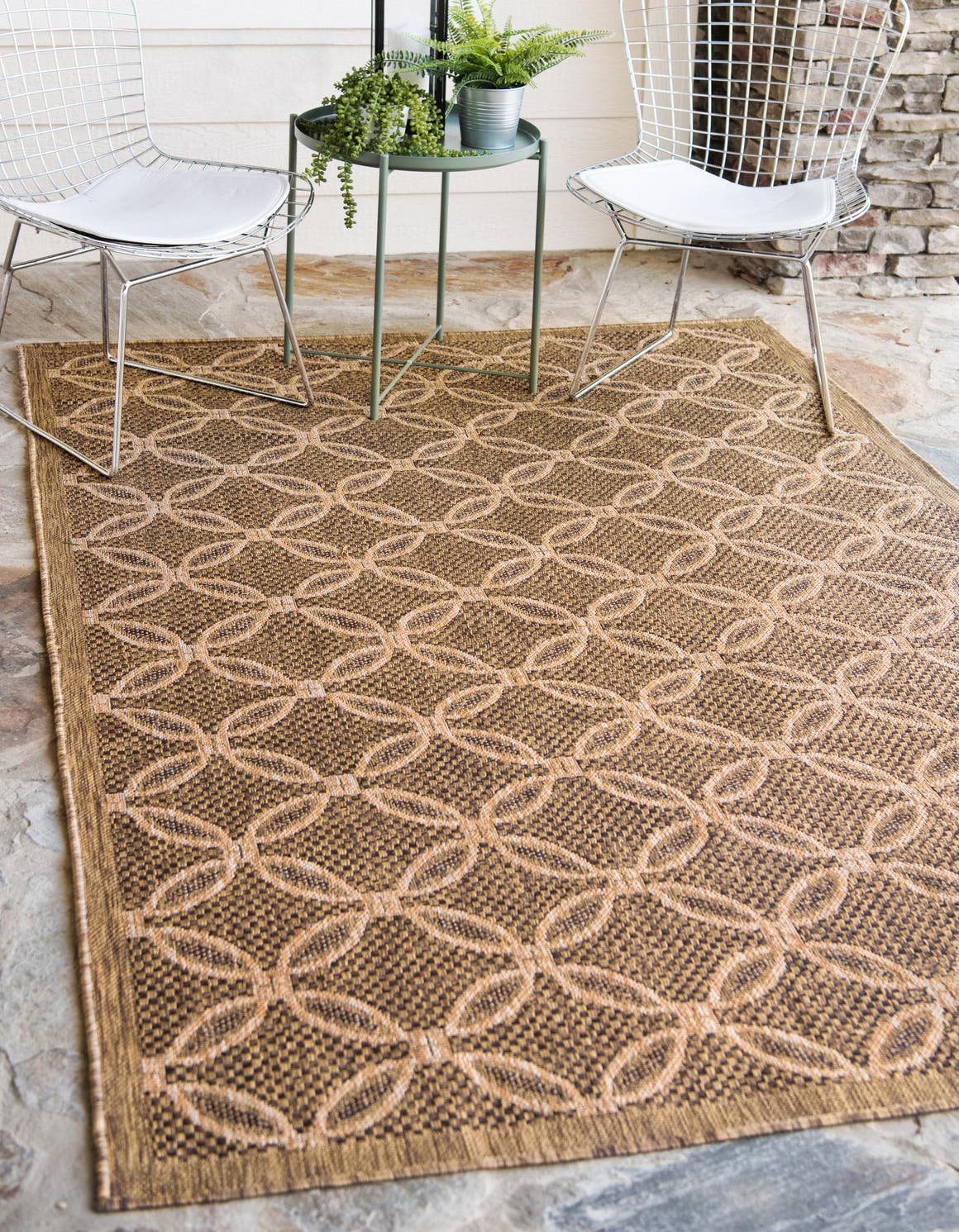 Rechteck Outdoor Teppich Outdoor Trellis in Hellbraun von Hadorn™ - Lifestyle Image