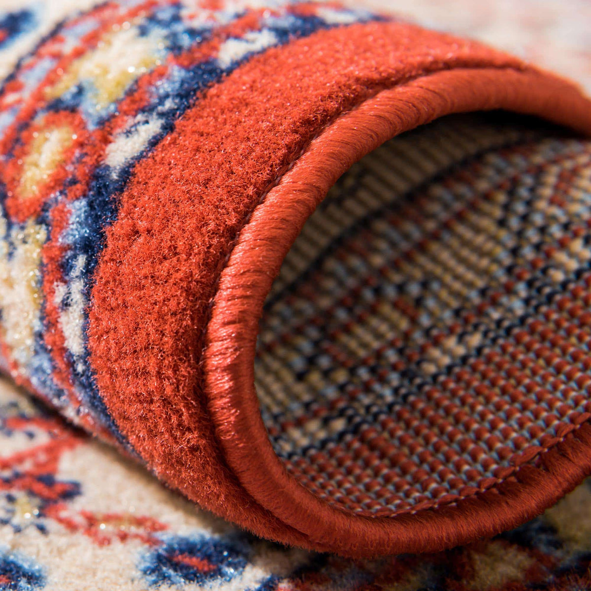 Läufer Teppich Mashhad Design in Rot von Hadorn™ - Lifestyle Image