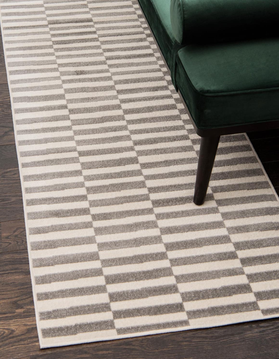 Läufer Teppich Tribeca in Dunkelgrau von Hadorn™ - Lifestyle Image