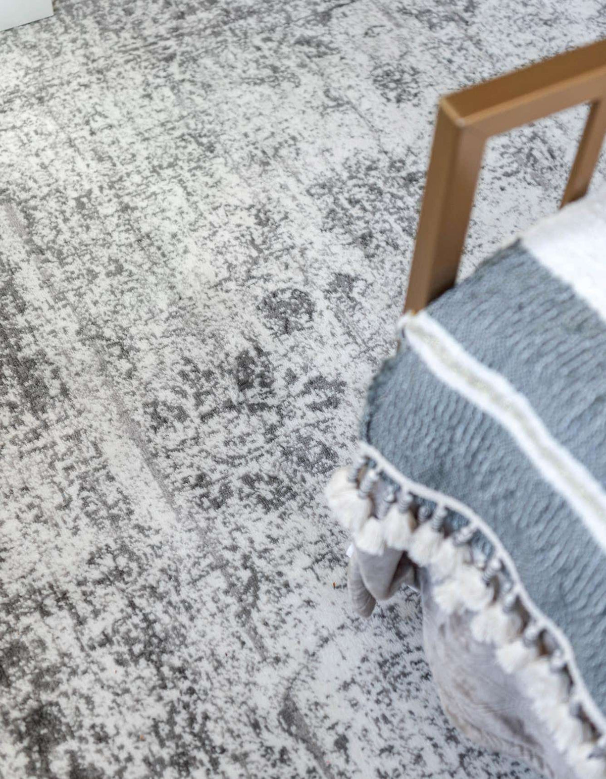 Rechteck Teppich Monaco in Grau von Hadorn™ - Lifestyle Image