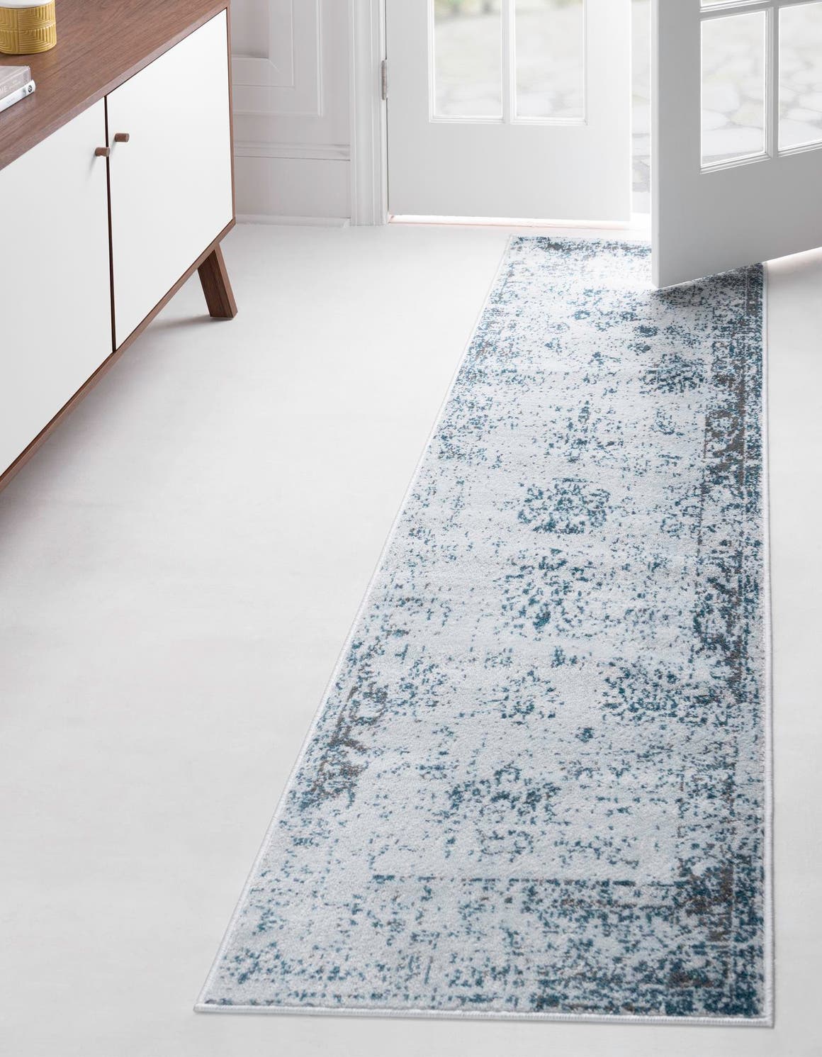 Läufer Teppich Monaco in Hellblau von Hadorn™ - Lifestyle Image