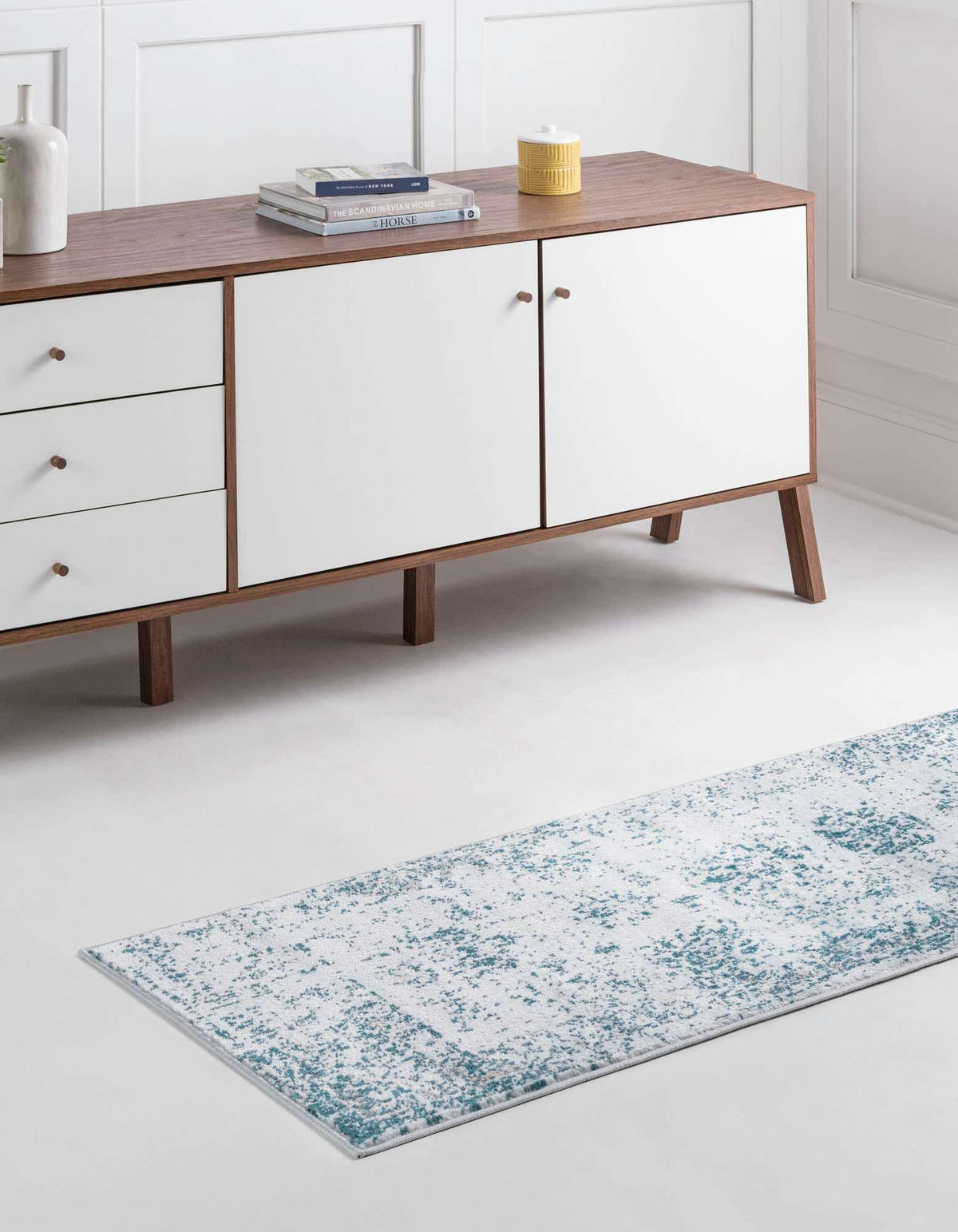 Läufer Teppich Monaco in Hellblau von Hadorn™ - Lifestyle Image