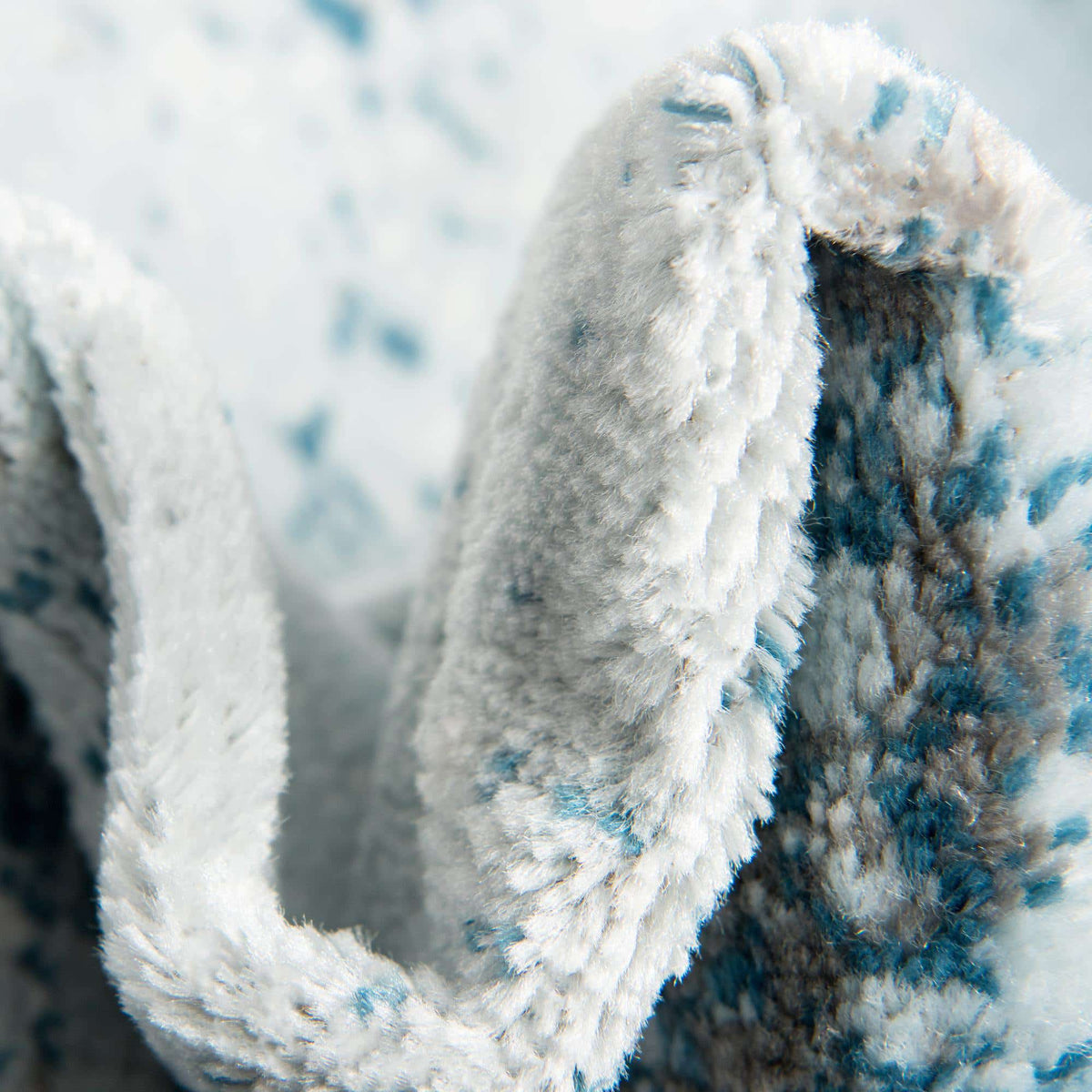 Läufer Teppich Monaco in Hellblau von Hadorn™ - Lifestyle Image