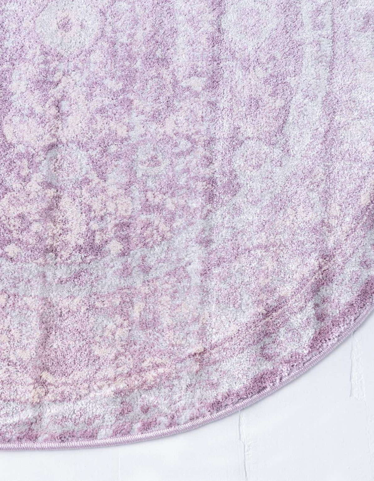 Rund Teppich Legacy in Violett von Hadorn™ - Lifestyle Image