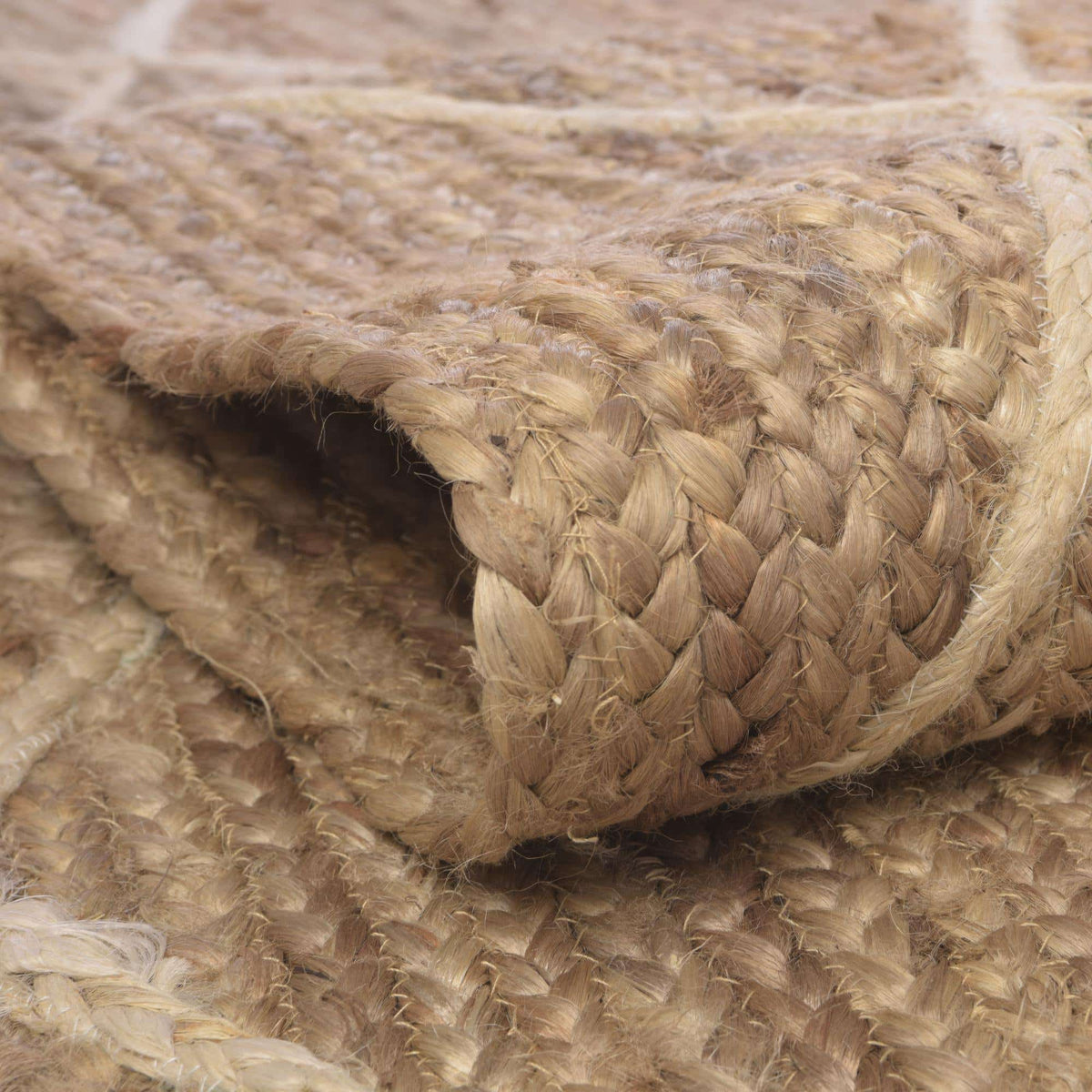 Läufer Handgeflochten Teppich Braided Jute in Weiss von Hadorn™ - Lifestyle Image