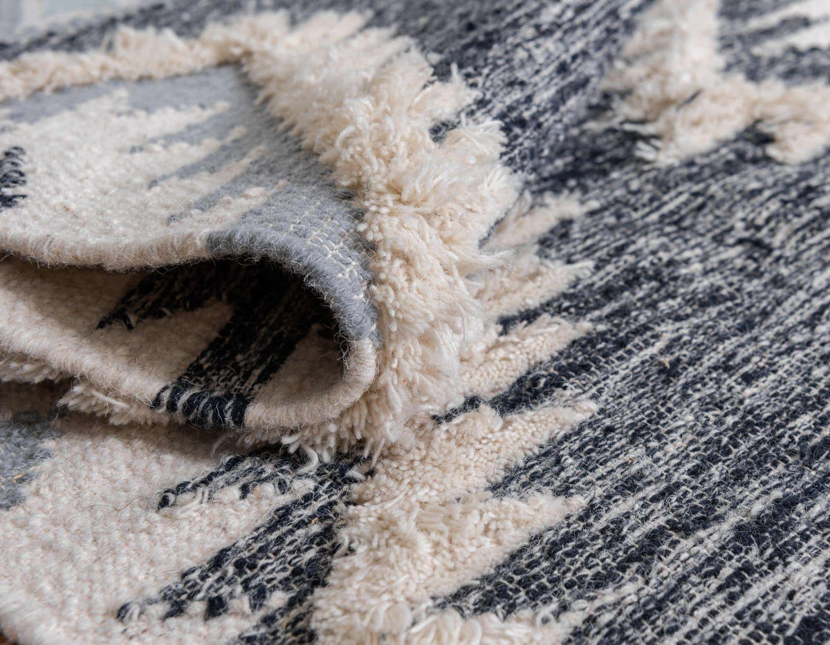 Rechteck Handgeflochten Teppich Arizona in Dunkelblau von Hadorn™ - Lifestyle Image