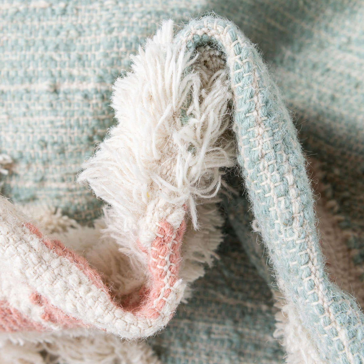 Rechteck Handgeflochten Teppich Arizona in Helles Aqua von Hadorn™ - Lifestyle Image