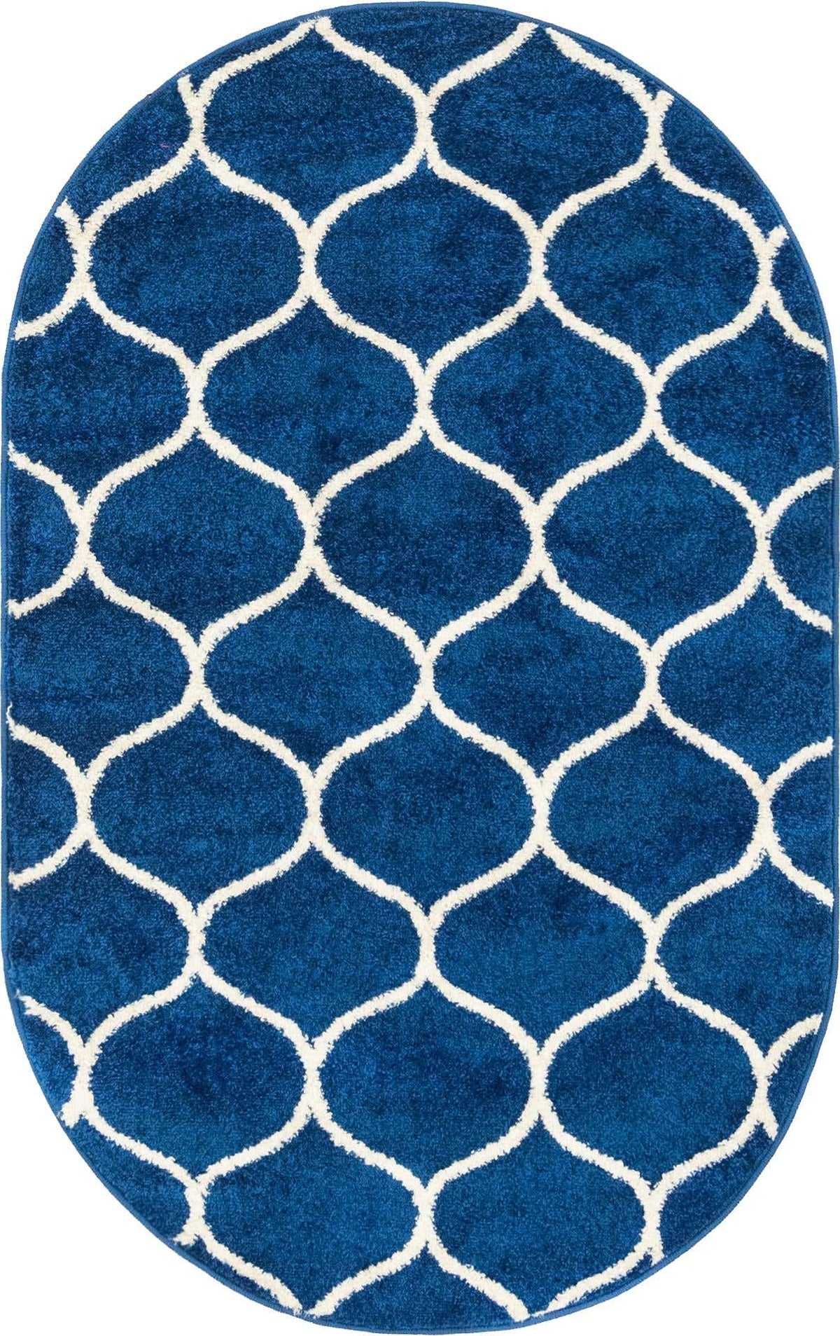 Kunstfaser Teppich Trellis Frieze in Marineblau von Hadorn™ - Lifestyle Image