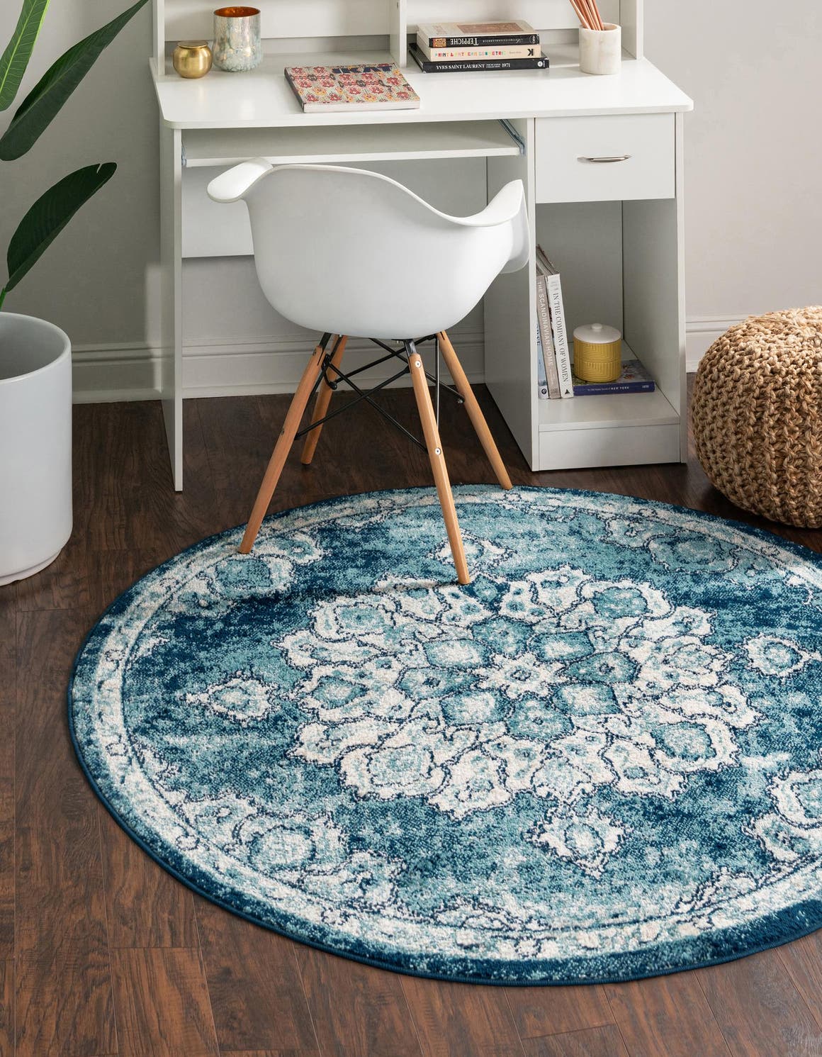Rund Teppich Parker in Marineblau von Hadorn™ - Lifestyle Image
