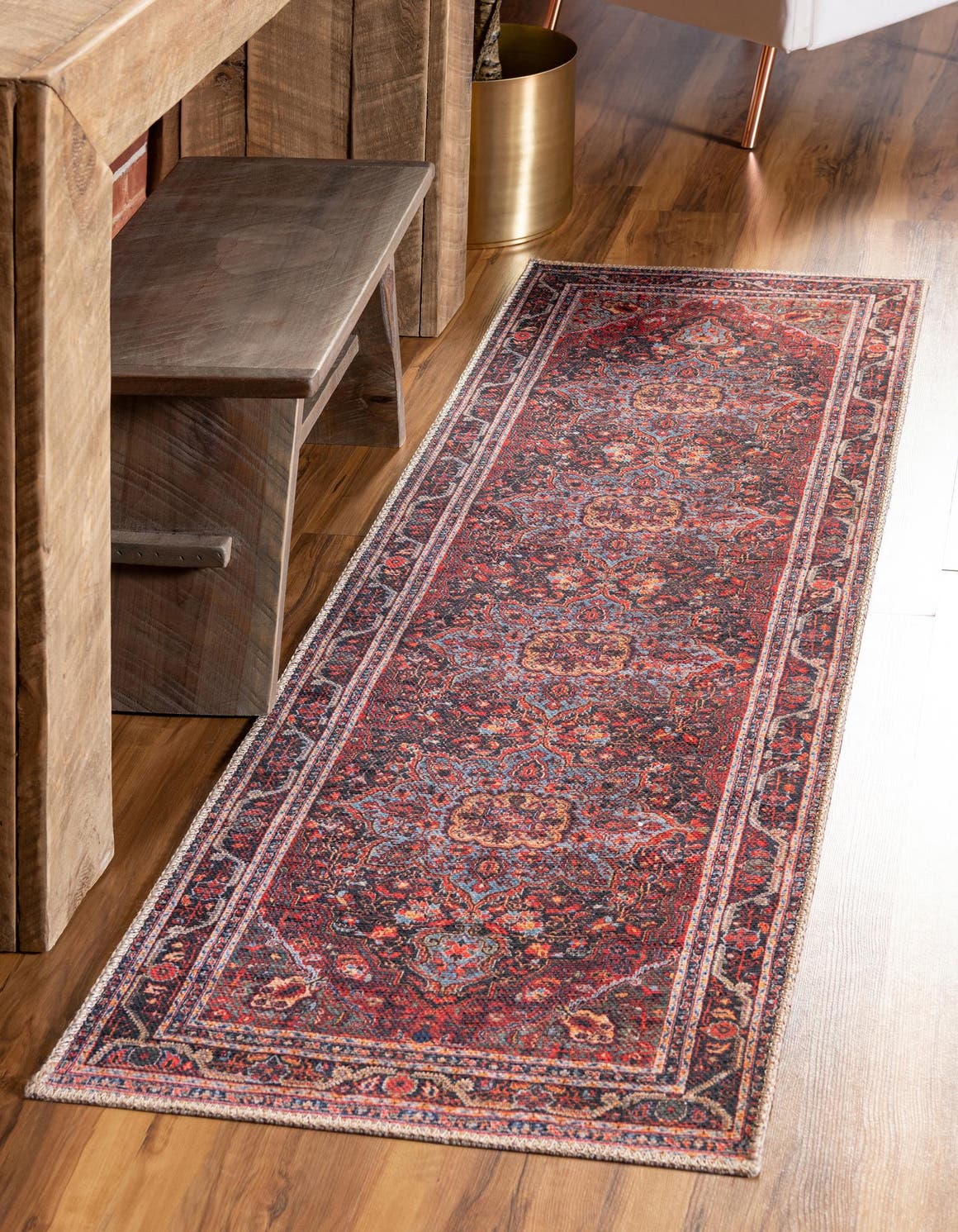 Läufer Teppich Timeless in Burgund von Hadorn™ - Lifestyle Image