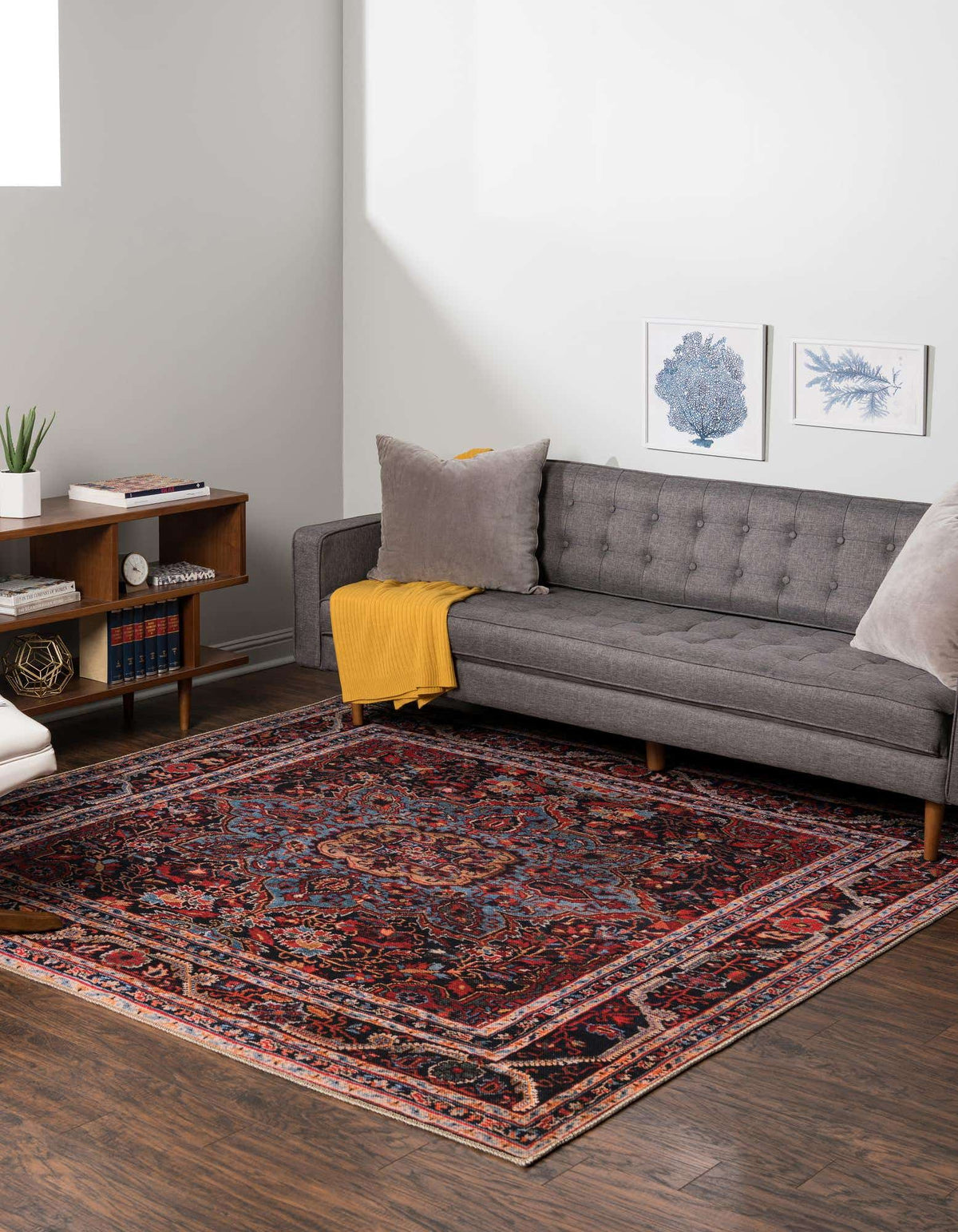 Quadratisch Teppich Timeless in Rot von Hadorn™ - Lifestyle Image