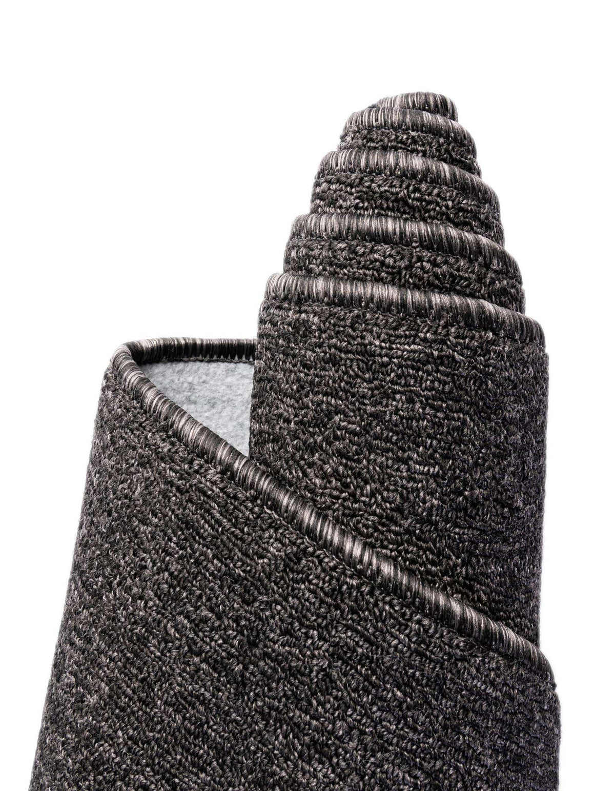 Rechteck Teppich Everyday Solid in Holzkohle von Hadorn™ - Lifestyle Image