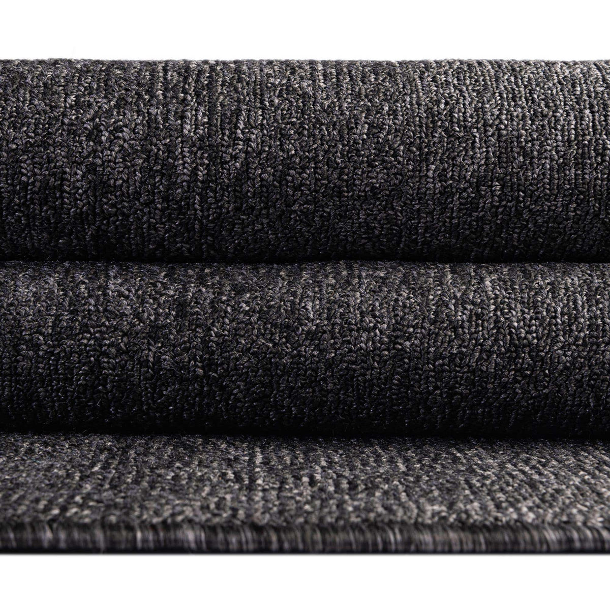 Quadratisch Teppich Everyday Solid in Holzkohle von Hadorn™ - Lifestyle Image