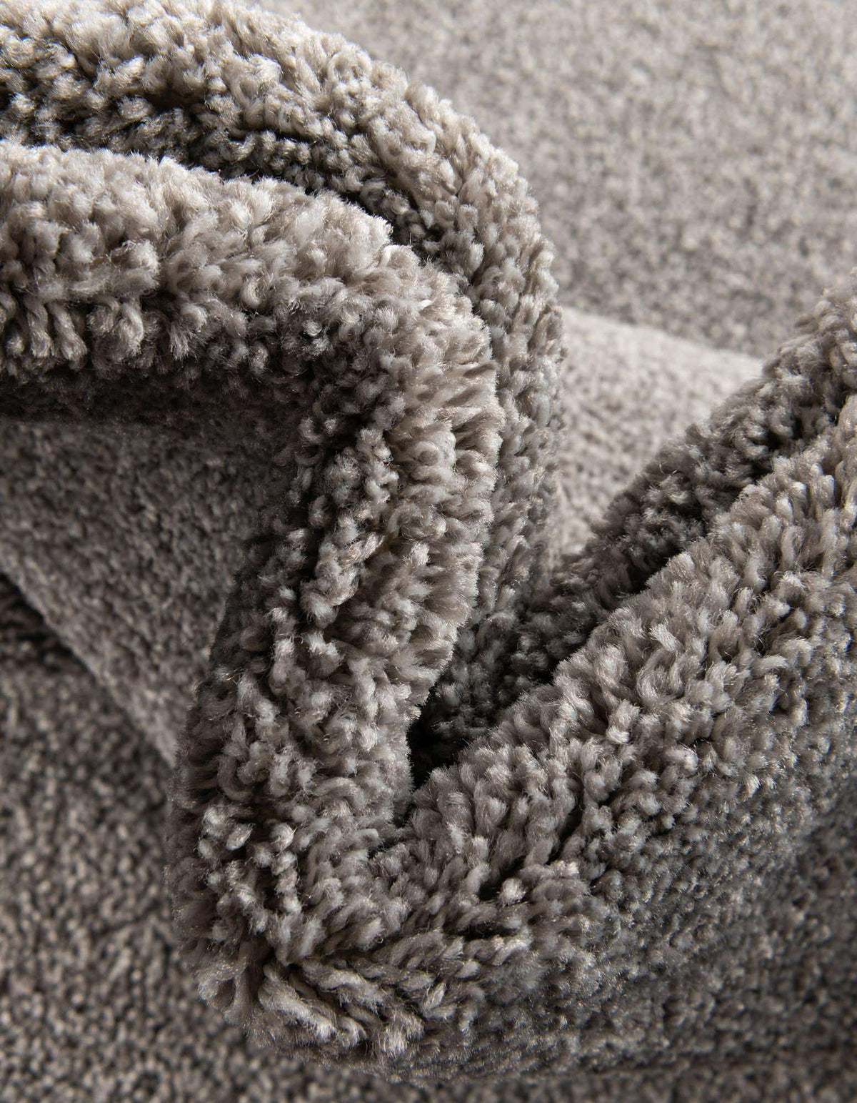 Rechteck Teppich Everyday Solid in Grau von Hadorn™ - Lifestyle Image