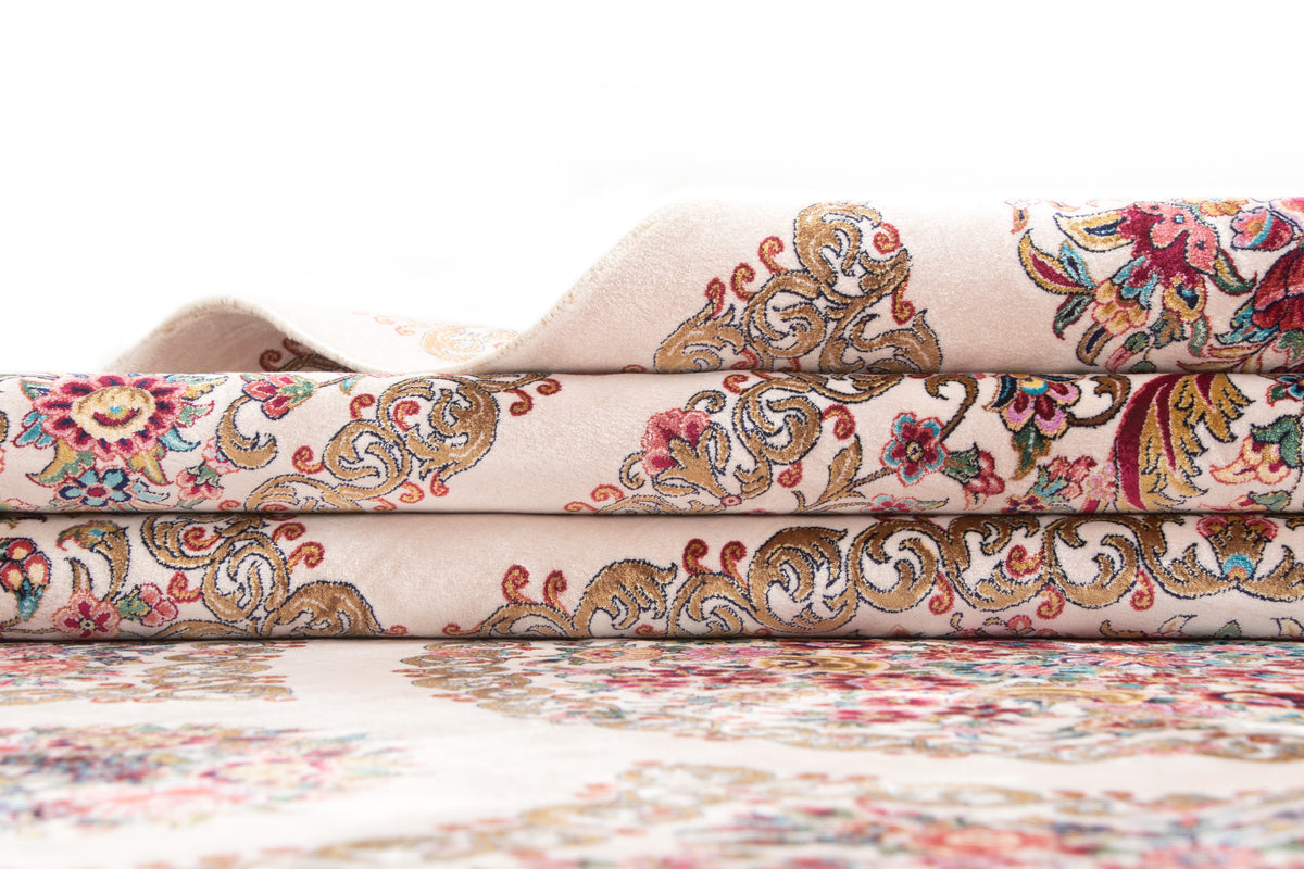 Rechteck Teppich Ghom Design in Rosa von Hadorn™ - Lifestyle Image
