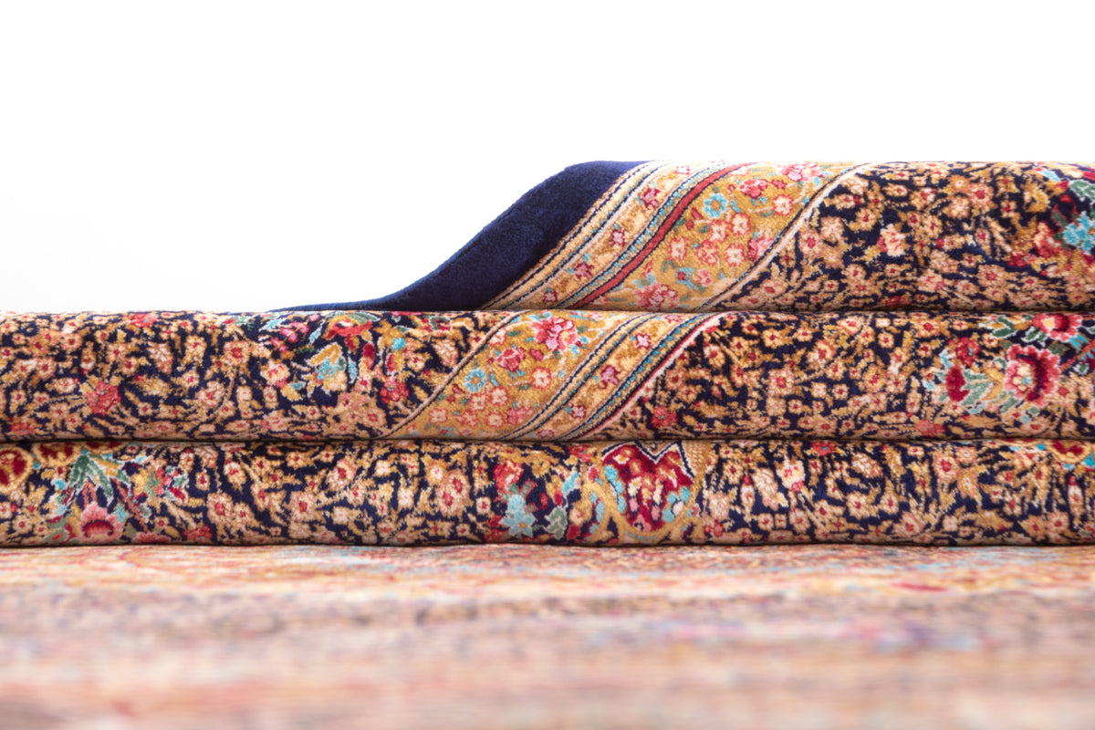 Rechteck Teppich Ghom Design in Braun von Hadorn™ - Lifestyle Image