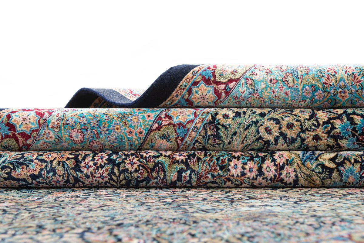 Rechteck Teppich Ghom Design in Dunkelblau von Hadorn™ - Lifestyle Image